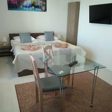 Eleven Homestay szállás *