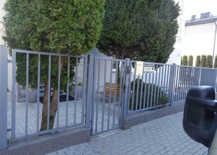 Eleven בית אירוח