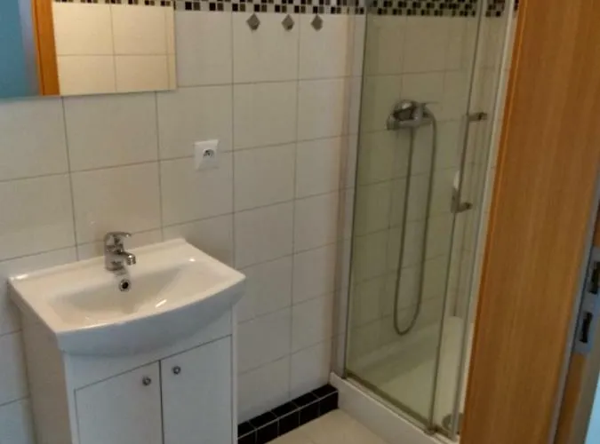 Eleven בית אירוח *